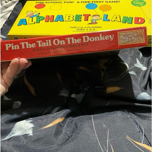 Vintage 1981 Pin The Tail On The Donkey Party Game-#4799-3 GOLDEN NEW SEALED - Picture 1 of 16